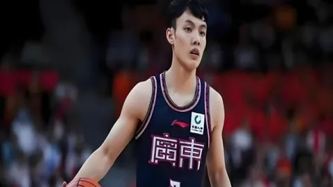 弗拉格身高飙升：2米11新高度，球员亲自点赞惊叹